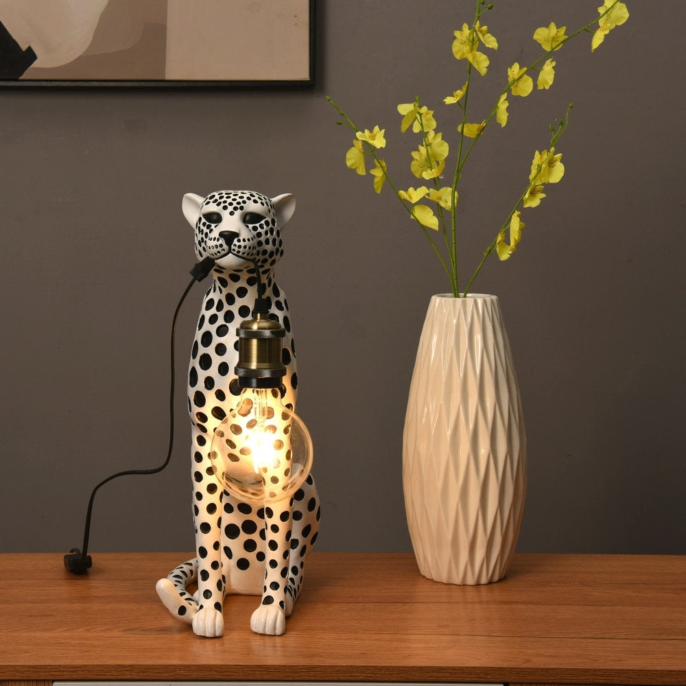 Modern Art Animal Leopard Table Lamp for Hotel Office Living Room